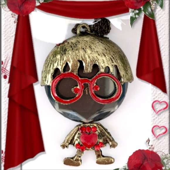 🌺🌴🌺 NWOT:  LITTLE GIRL IN RED PENDANT 🌺🌴🌺 - Picture 5 of 5